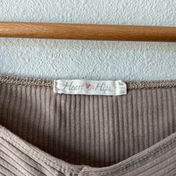 Dress - Picture 6 of 7